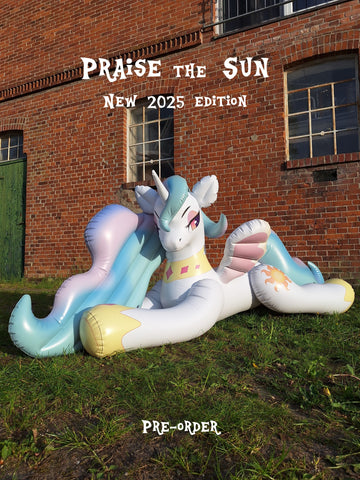 Praise the Sun - inflatable pony by Kilian