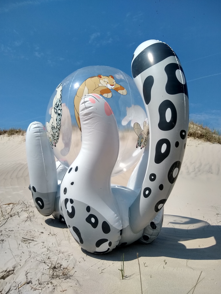 Inflatable Snow Leopard by Lizet – Horseplay Toys